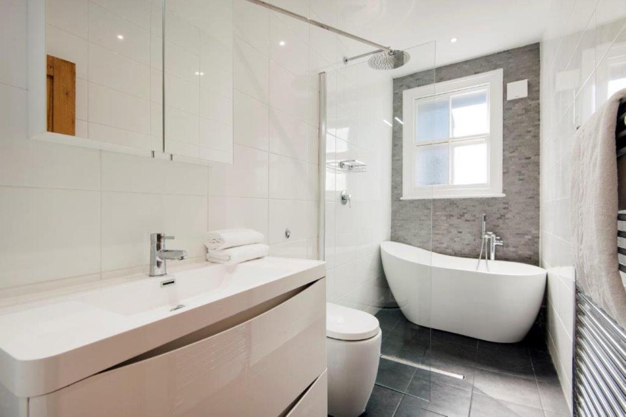 Modern Family Home In London Close To Amenities And Train Zewnętrze zdjęcie