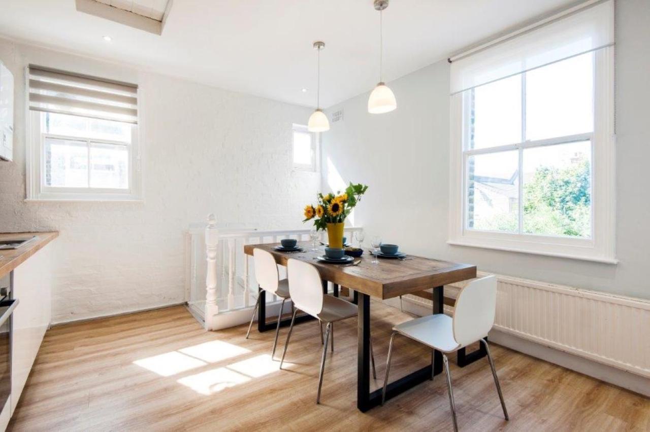 Modern Family Home In London Close To Amenities And Train Zewnętrze zdjęcie